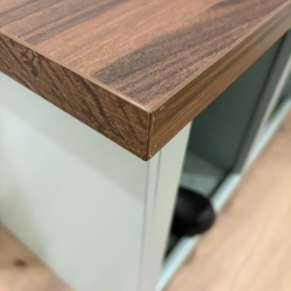 laminate-countertop-edge-finishing-v0-sfmtlct47rig1